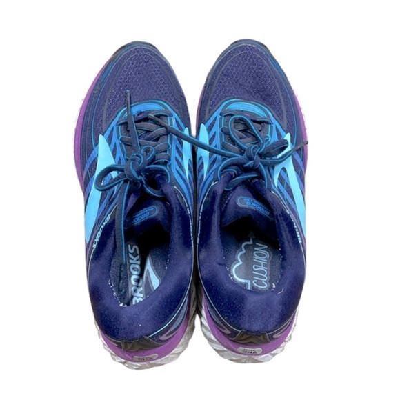 Brooks running shoes size 9 - Picture 2 of 9